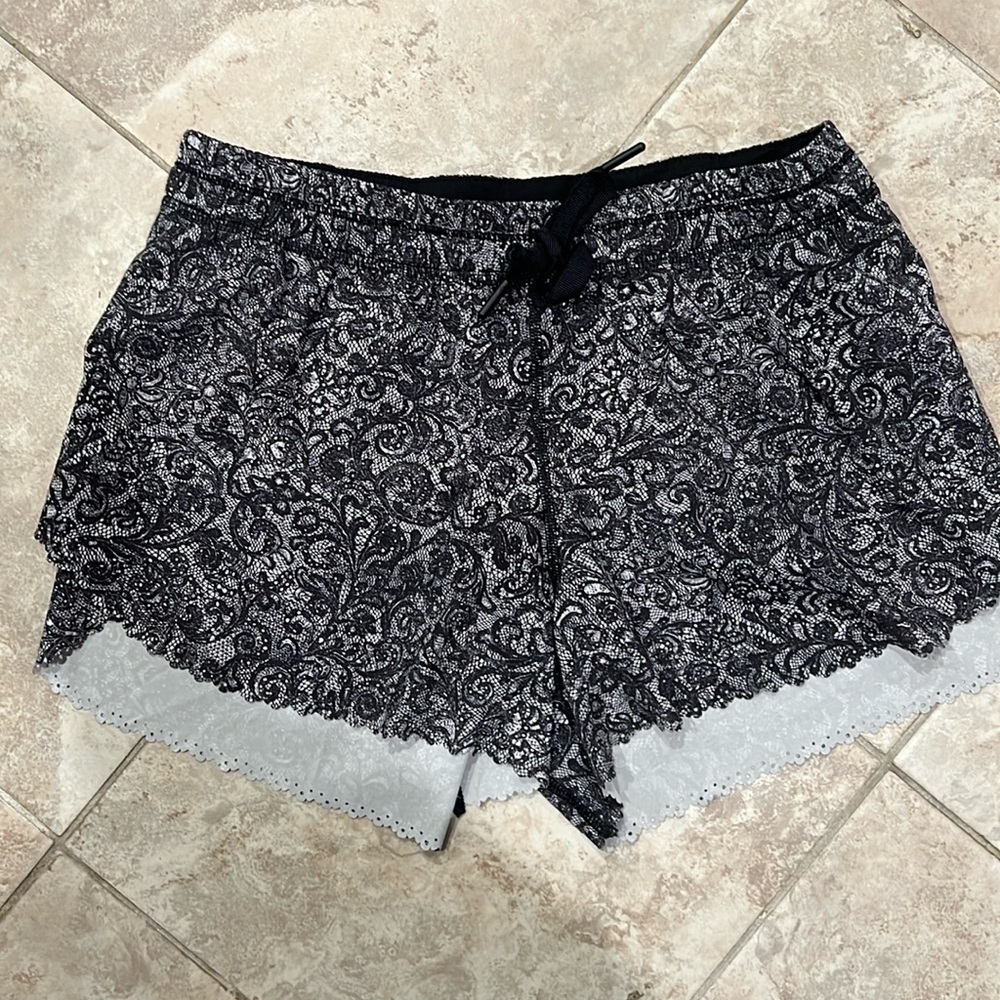 Patterned Lululemon running shorts